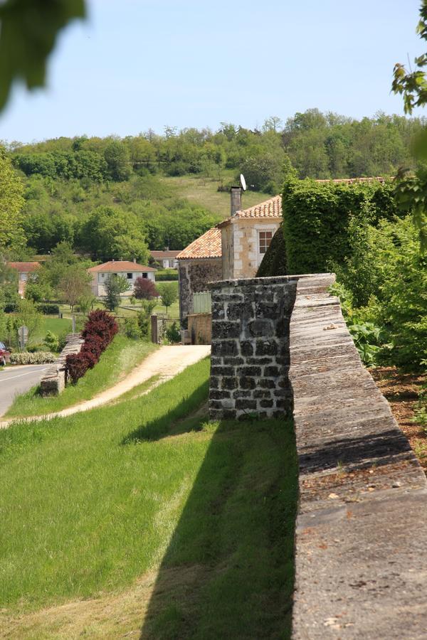 Chateau Manoir De La Leche Touvre Εξωτερικό φωτογραφία