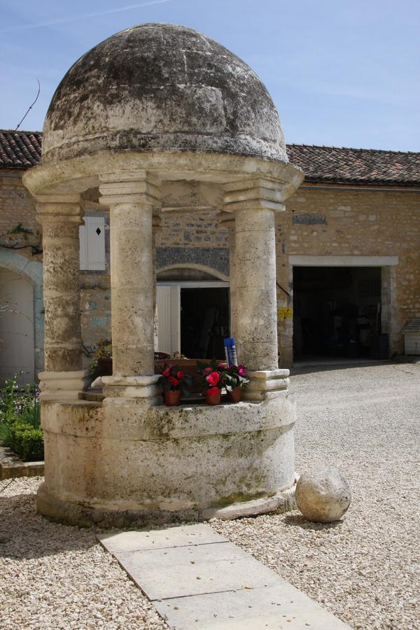 Chateau Manoir De La Leche Touvre Εξωτερικό φωτογραφία